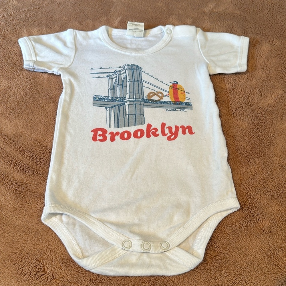 Estella Brooklyn onesie. Organic cotton. Size 12 months.